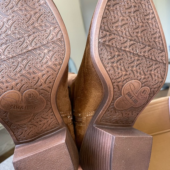 NWT Women’s Sam and Libby Cowboy “Breanna” Boot - Picture 2 of 4